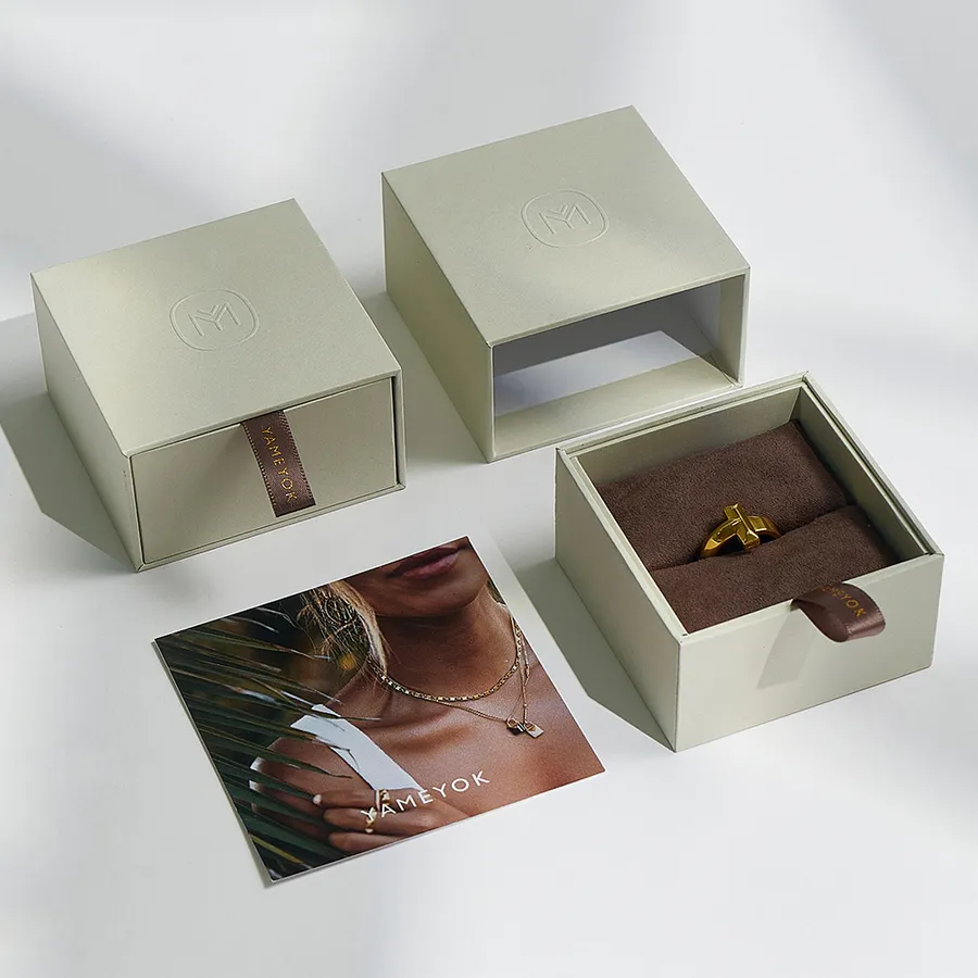 Custom Product 03 — corporate gift Dubai